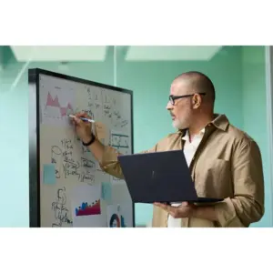 HP EliteBook 8 G1i Notebook AI - 14" kannettava tietokone (Intel Core Ultra 5, 16 Gt RAM, 512 Gt SSD)